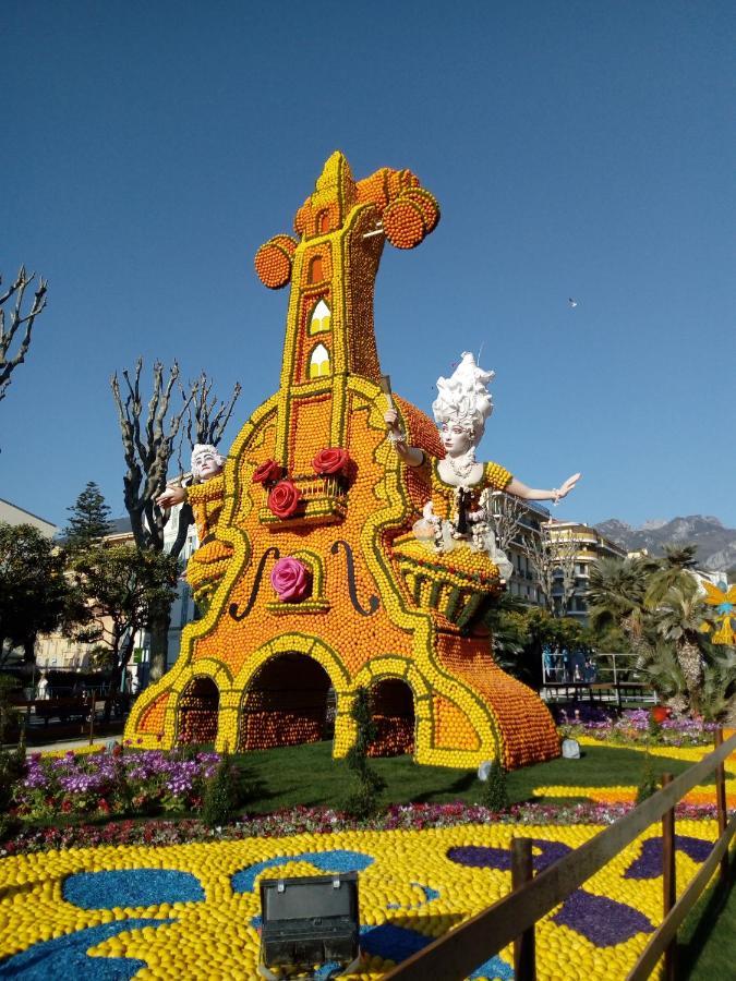 Attico Victoria Palace Suggestivo E Spettacolare 멍똥 외부 사진